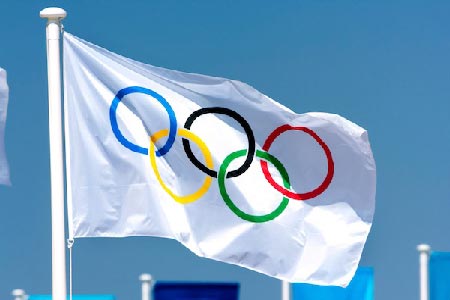 La bandera es uno de los simbolos olimpicos